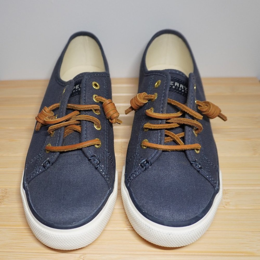 Women's Sperry Pier View Sneaker. Size 8M, Navy. New